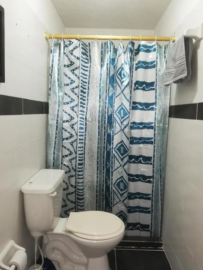 Ferienwohnung Casa Con Parking, Cerca Al Metro Y Mercados, 5 Piso Solo Escaleras Medellín Apartment
