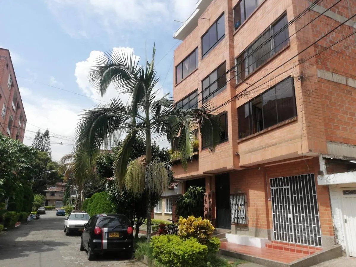 Ferienwohnung Casa Con Parking, Cerca Al Metro Y Mercados, 5 Piso Solo Escaleras Medellín Apartment