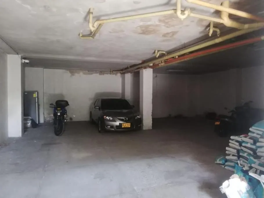 Ferienwohnung Casa Con Parking, Cerca Al Metro Y Mercados, 5 Piso Solo Escaleras Medellín 0*,